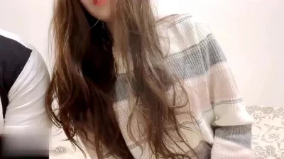 好爽顶到最里面了！”公司小财务